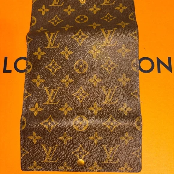 Louis Vuitton Brown and Gold Monogram trifold wallet - Picture 4 of 6